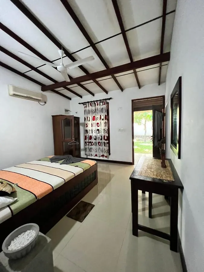 Sylvester Villa Hostel نيجومبو